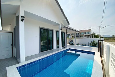 Villa in Hua Hin, Thailand 3 bedrooms № 168269 - photo 2