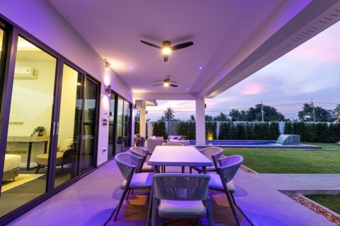 Villa in Hua Hin, Thailand 3 bedrooms № 168267 - photo 8