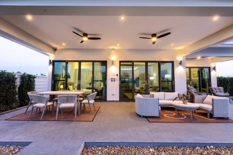 Villa in Hua Hin, Thailand 3 bedrooms № 168267 - photo 5