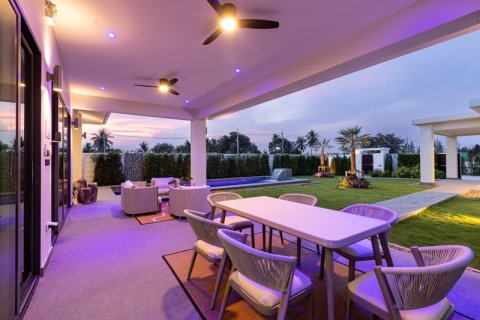 Villa in Hua Hin, Thailand 3 bedrooms № 168267 - photo 2