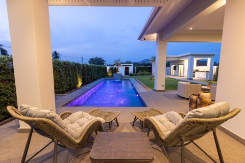 Villa in Hua Hin, Thailand 3 bedrooms № 168267 - photo 3