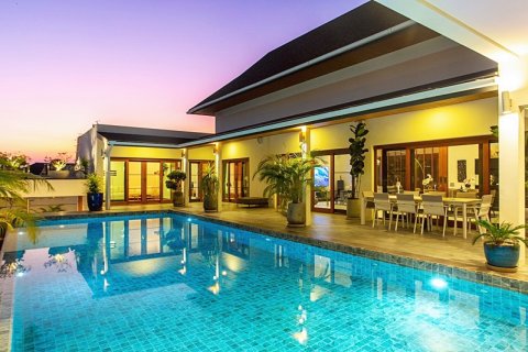 Villa in Hua Hin, Thailand 4 bedrooms № 168268 - photo 5