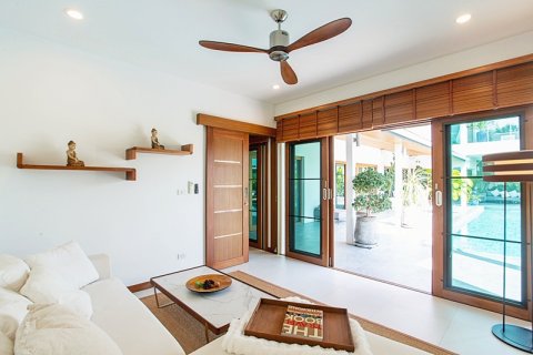 Villa in Hua Hin, Thailand 4 bedrooms № 168268 - photo 20