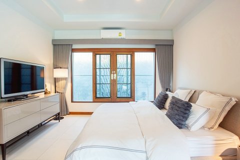 Villa in Hua Hin, Thailand 4 bedrooms № 168268 - photo 22
