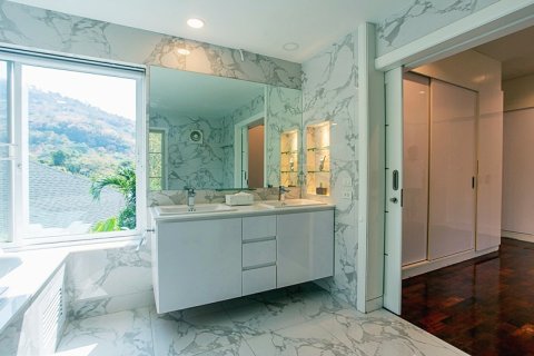 Villa in Hua Hin, Thailand 4 bedrooms № 168268 - photo 24