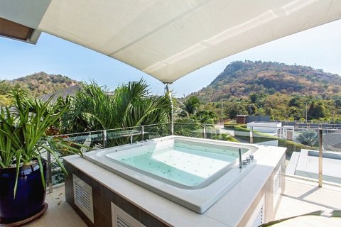 Villa in Hua Hin, Thailand 4 bedrooms № 168268 - photo 30