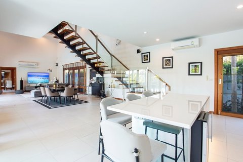 Villa in Hua Hin, Thailand 4 bedrooms № 168268 - photo 17