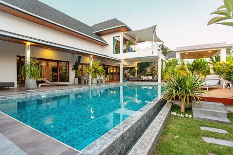 Villa in Hua Hin, Thailand 4 bedrooms № 168268