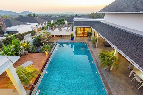 Villa in Hua Hin, Thailand 4 bedrooms № 168268 - photo 3