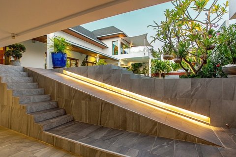 Villa in Hua Hin, Thailand 4 bedrooms № 168268 - photo 9