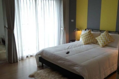 Condo à Pathum Wan, Bangkok, Thaïlande, 3 chambres № 163342 - photo 7