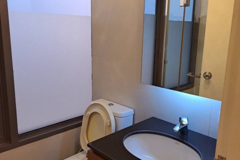 Condo in Sathon, Bangkok, Thailand, 2 bedrooms  № 163336 - photo 8