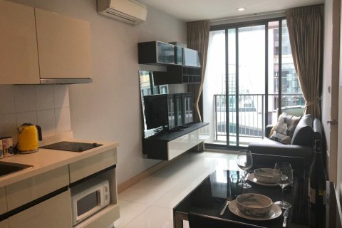 Studio in the Condo in Khlong Toei, Bangkok, Thailand  № 163341