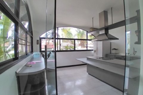 Haus in Pattaya, Thailand 10 Schlafzimmer № 223119 - Foto 9