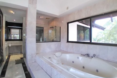 Haus in Pattaya, Thailand 10 Schlafzimmer № 223119 - Foto 15