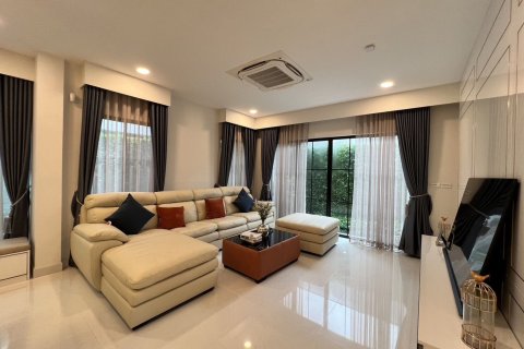 Дом в Сапхансунге, Бангкок, Таиланд с 4 спальнями  № 158557 - фото 2