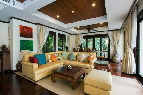 House in Phuket, Thailand 3 bedrooms № 144853 - photo 21