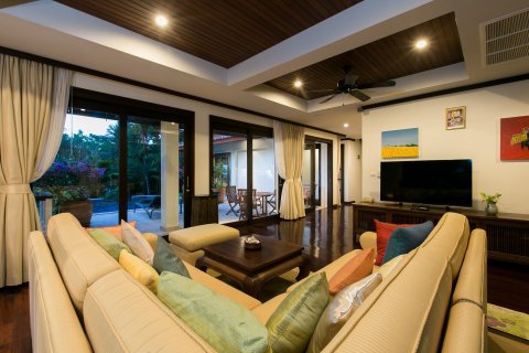House in Phuket, Thailand 3 bedrooms № 144853 - photo 23
