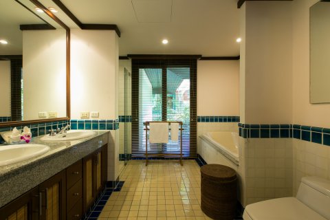 House in Phuket, Thailand 3 bedrooms № 144853 - photo 9