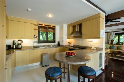 House in Phuket, Thailand 3 bedrooms № 144853 - photo 19