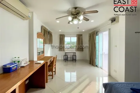 Casa de 8 dormitorios en Pattaya, Tailandia № 213825 - foto 13