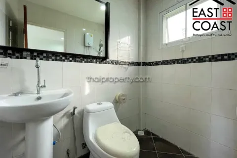 Casa de 8 dormitorios en Pattaya, Tailandia № 213825 - foto 5
