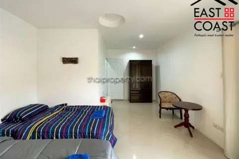 Casa de 8 dormitorios en Pattaya, Tailandia № 213825 - foto 7