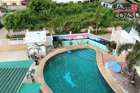 Casa de 8 dormitorios en Pattaya, Tailandia № 213825 - foto 17