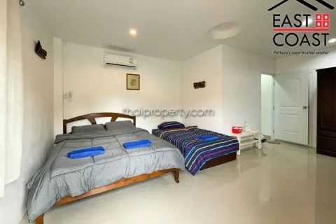Casa de 8 dormitorios en Pattaya, Tailandia № 213825 - foto 6