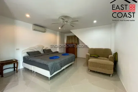 Casa de 8 dormitorios en Pattaya, Tailandia № 213825 - foto 9