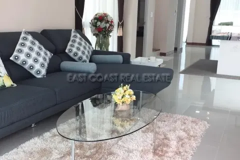 Casa de 3 dormitorios en Pattaya, Tailandia № 213827 - foto 10