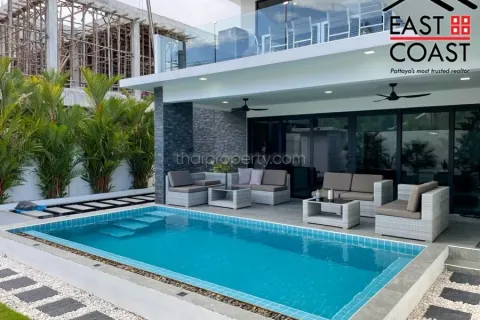 House in Pattaya, Thailand 6 bedrooms № 213826