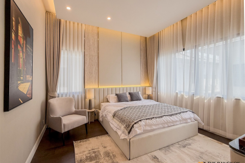 House in Bangkok, Thailand 4 bedrooms № 189194