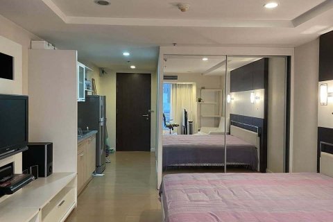 Studio in the Condo in Watthana, Bangkok, Thailand  № 149411 - photo 5