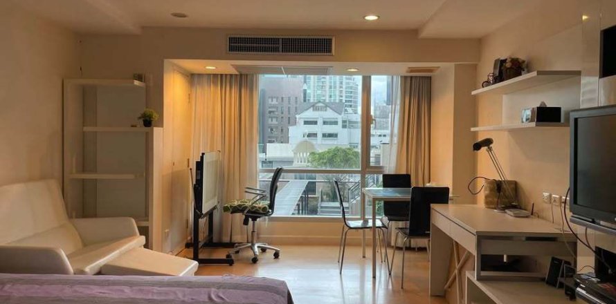 Studio in the Condo in Watthana, Bangkok, Thailand  № 149411
