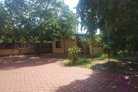 Коммерческая недвижимость в Чиангмае, Таиланд 3664м2 № 162543 - фото 5