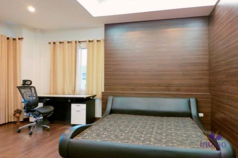 House in Chiang Mai, Thailand 3 bedrooms № 162541 - photo 18