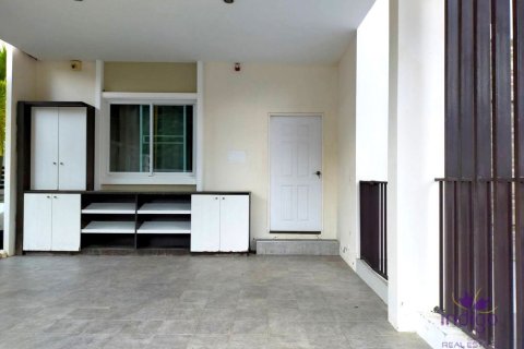 House in Chiang Mai, Thailand 3 bedrooms № 162541 - photo 1