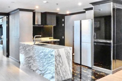 Condo in Bangkok, Thailand, 3 bedrooms  № 114823 - photo 6