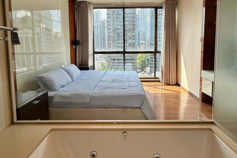 Condo in Khlong Toei, Bangkok, Thailand, 2 bedrooms  № 169596 - photo 1