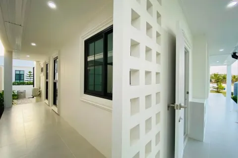 Villa in San Sai, Thailand 3 bedrooms № 157252 - photo 19