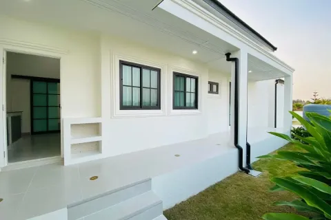 Villa in San Sai, Thailand 3 bedrooms № 157252 - photo 20