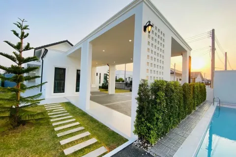 Villa in San Sai, Thailand 3 bedrooms № 157252 - photo 4