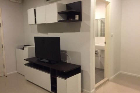 Studio in the Condo in Huai Khwang, Bangkok, Thailand  № 156214 - photo 5