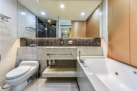 Condo in Bangkok, Thailand, 1 bedroom  № 201909 - photo 2