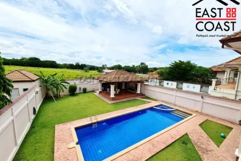 Casa de 4 dormitorios en Pattaya, Tailandia № 212390 - foto 3