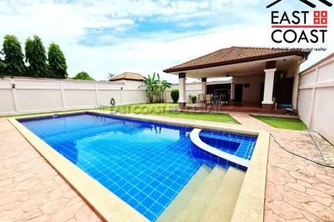 Casa de 4 dormitorios en Pattaya, Tailandia № 212390 - foto 4