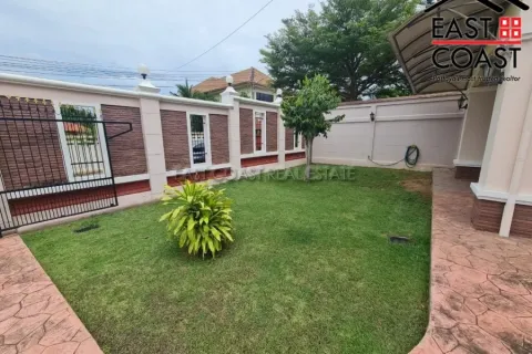 Casa de 4 dormitorios en Pattaya, Tailandia № 212390 - foto 6