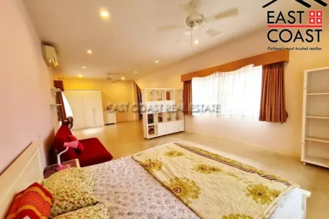 Casa de 4 dormitorios en Pattaya, Tailandia № 212390 - foto 20