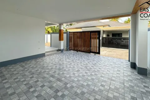 Casa de 3 dormitorios en Pattaya, Tailandia № 212389 - foto 3